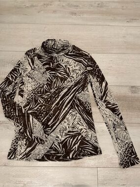 Womens Long-Sleeve Printed Mock Neck Top - Black & White
